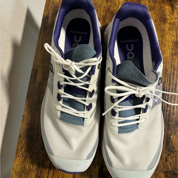 NWOT On Cloudvista shows - Picture 4 of 8